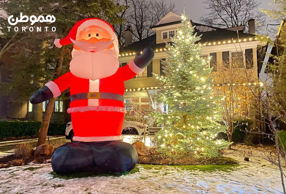 خیابان Inglewood Drive تورنتو دوباره پر از بابانوئل های غول پیکر شده