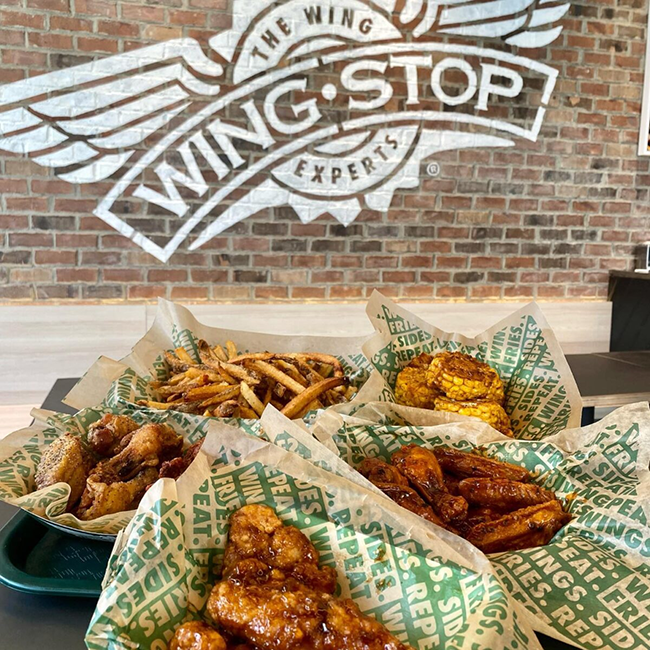 فست فود زنجیره‌ای آمریکایی Wingstop که بخاطر بال مرغش معروف است، اواسط جون یک شعبه جدید در تورنتو در نزدیکی تقاطع یانگ و لارنس افتتاح خواهد کرد.