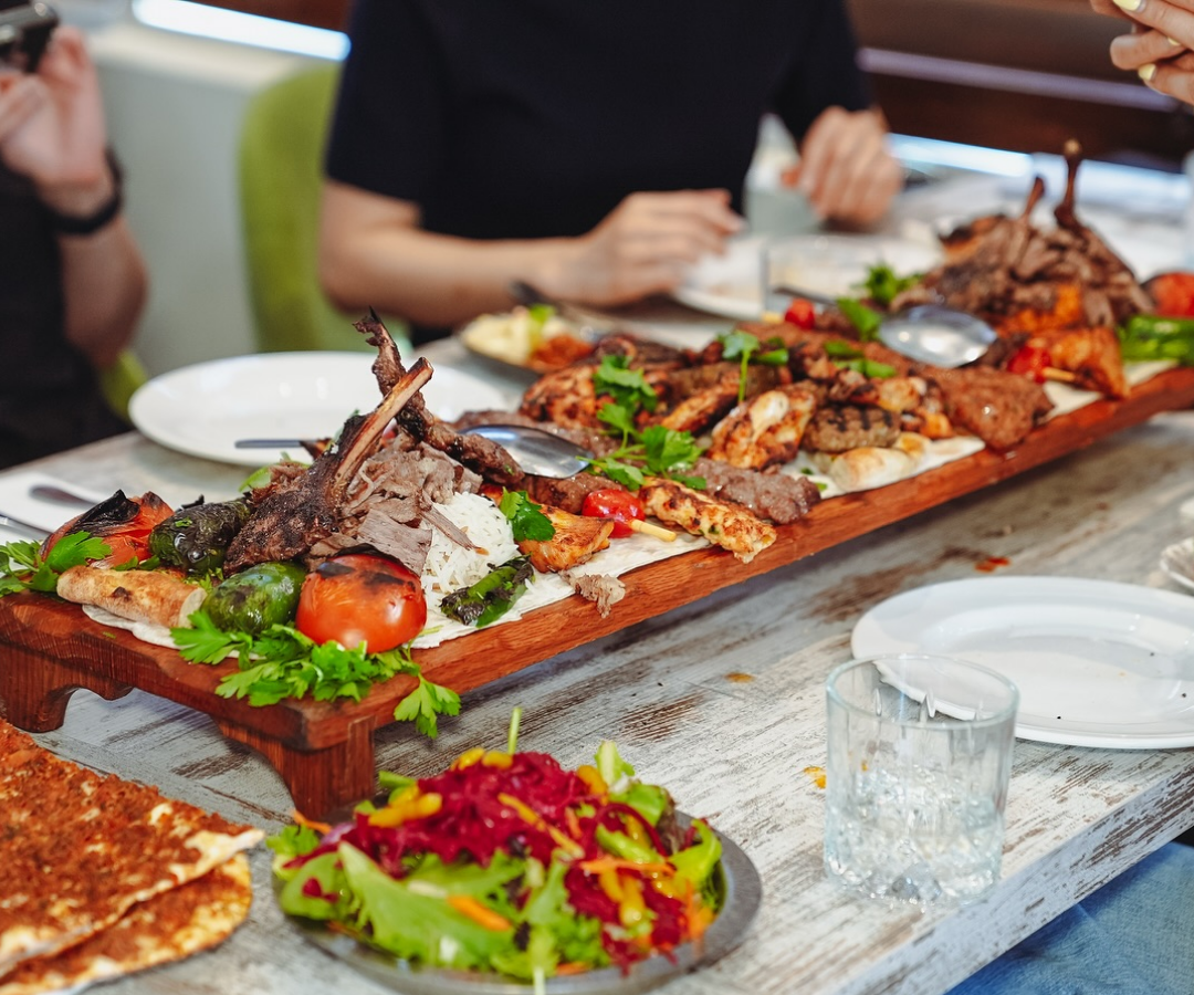 رستوران ترکیه‌ای Aiyla یک رستوران خوشمزه در وودبریج