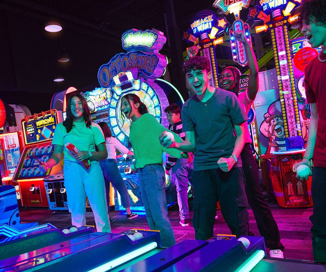 شعبه جدید مجموعه سرگرمی Playdium در مرکز خرید وان میلز افتتاح خواهد شد